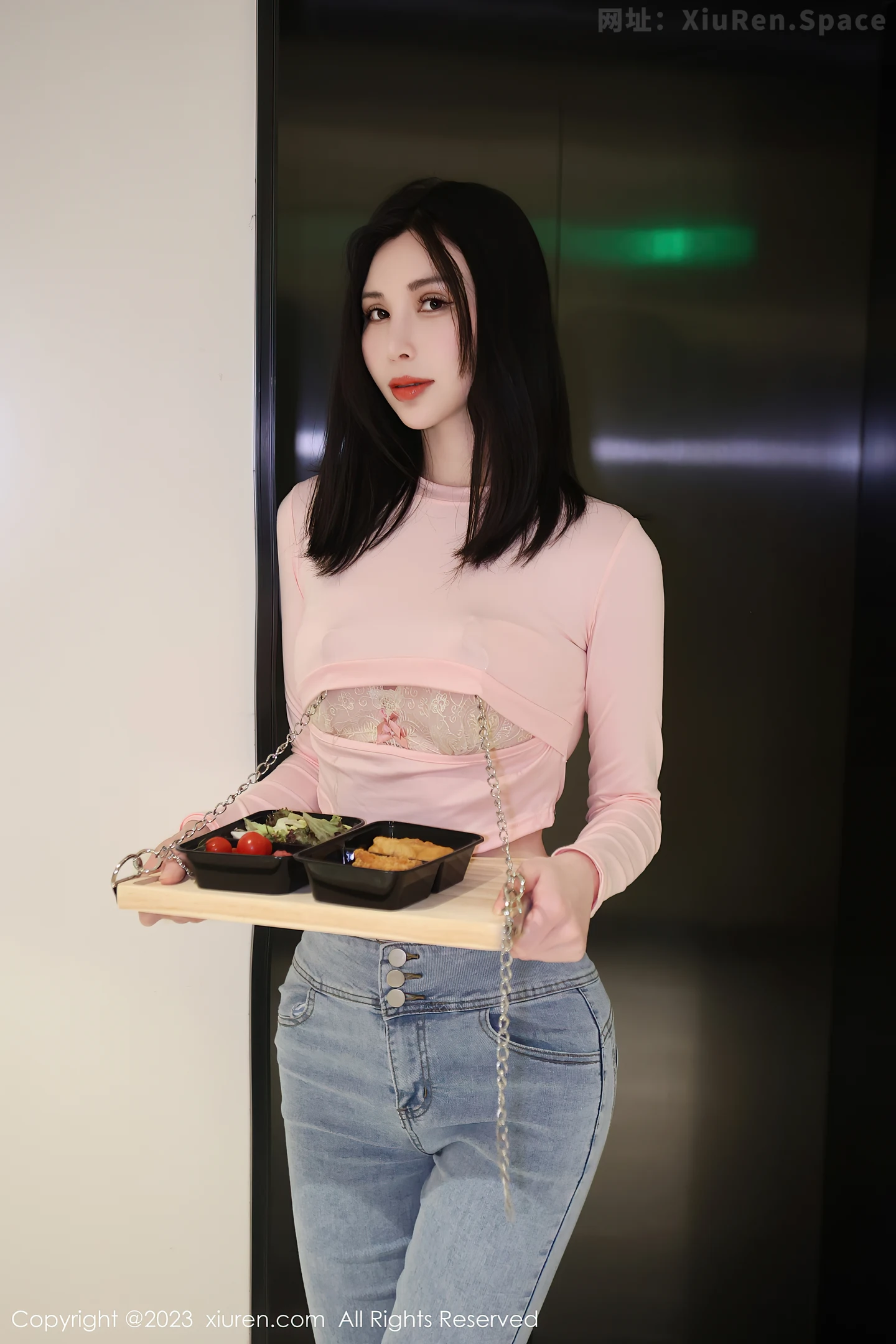 图片[3]-[XiuRen秀人网] VOL.6992 模特王曼柔粉色衣配牛仔裤露粉色蕾丝内衣秀曼妙身姿诱惑写真82P-秀人网官方网站